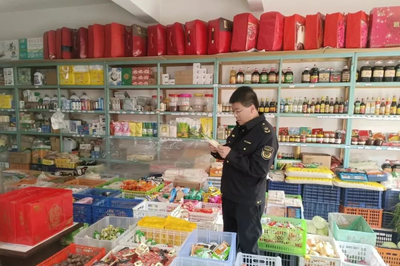 陇西县人民政府 食品药品监管 开展全方位“体检”护航“五一”消费安全-宏伟乡市场监管所开展“五一”节前市场监管领域专项检查